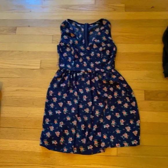 Forever 21 Floral Dress - Picture 1 of 1